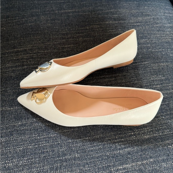 NWOB Kate Spade Lenora Pointy Flats Sz 6 in Black Leather - Picture 2 of 5